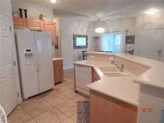 Photo #5: 2404282 Listing 