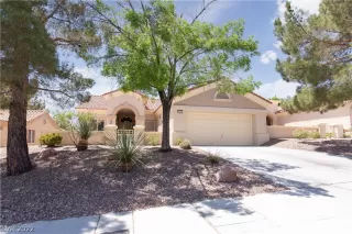 Photo #4: 2404338 Listing 