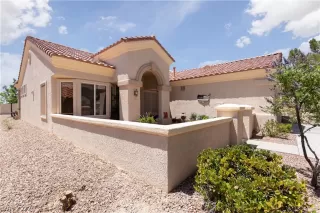 Photo #5: 2404338 Listing 