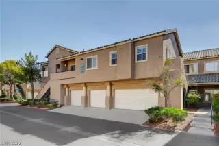 Photo #1: 2404342 Listing 