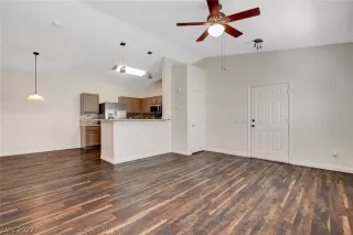 Photo #3: 2404342 Listing 