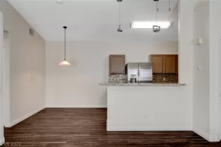 Photo #6: 2404342 Listing 