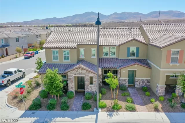 MLS: 2404346 Condo For Sale