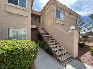 Photo #1: 2404381 Listing 