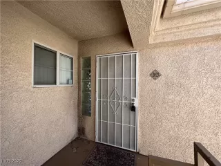 Photo #2: 2404381 Listing 