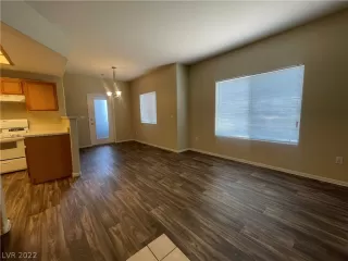 Photo #2: 2404388 Listing 