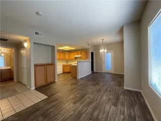 Photo #3: 2404388 Listing 