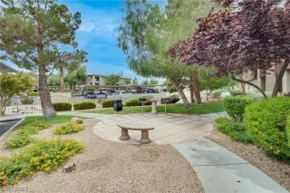 Photo #4: 2404404 Listing 