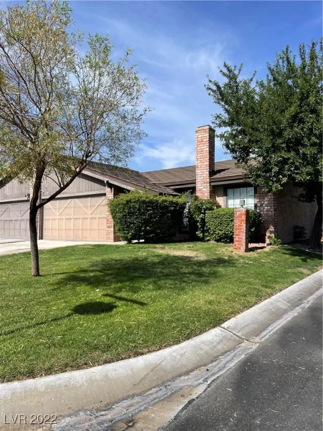 MLS: 2404437 Condo For Sale