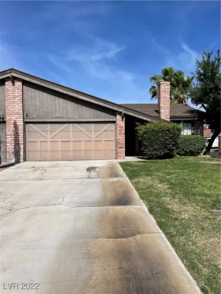 Photo #1: 2404437 Listing 