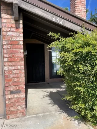 Photo #3: 2404437 Listing 