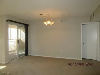 Photo #3: 2404466 Listing 