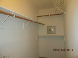 Photo #6: 2404466 Listing 