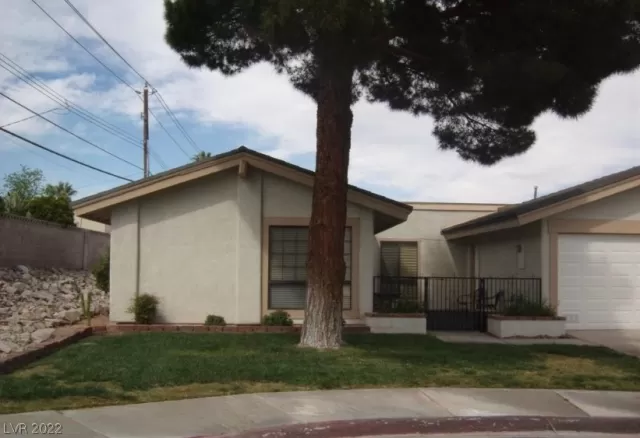 MLS: 2404483 Condo For Sale