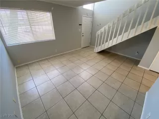 Photo #1: 2404484 Listing 