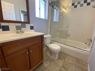 Photo #5: 2404484 Listing 