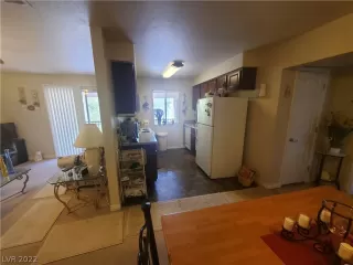 Photo #6: 2404487 Listing