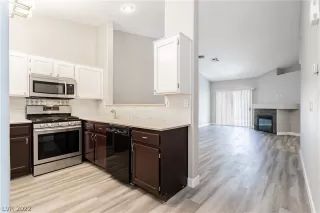 Photo #1: 2404546 Listing