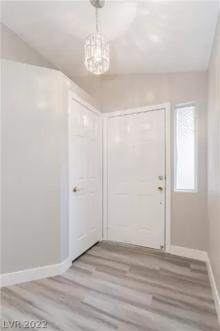 Photo #2: 2404546 Listing