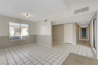 Photo #3: 2404558 Listing 
