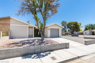 Photo #1: 2404563 Listing 