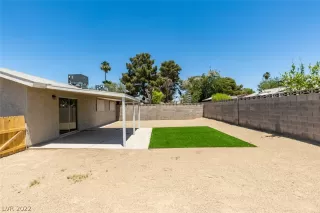 Photo #3: 2404563 Listing 