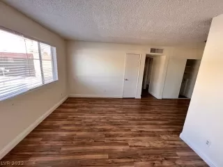 Photo #1: 2404580 Listing