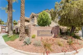 Photo #1: 2404585 Listing 