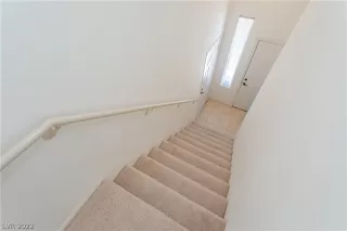 Photo #4: 2404585 Listing 