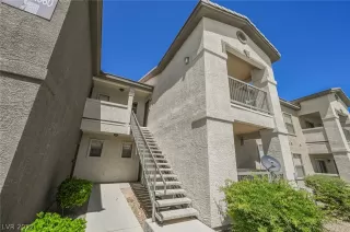 Photo #2: 2404587 Listing