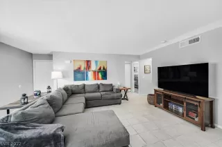 Photo #2: 2404612 Listing 