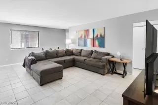 Photo #3: 2404612 Listing 