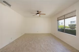 Photo #5: 2404623 Listing