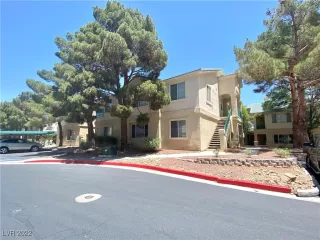 Photo #2: 2404631 Listing 