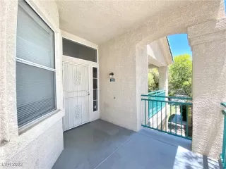 Photo #5: 2404631 Listing 