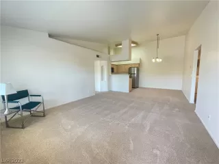 Photo #6: 2404660 Listing 