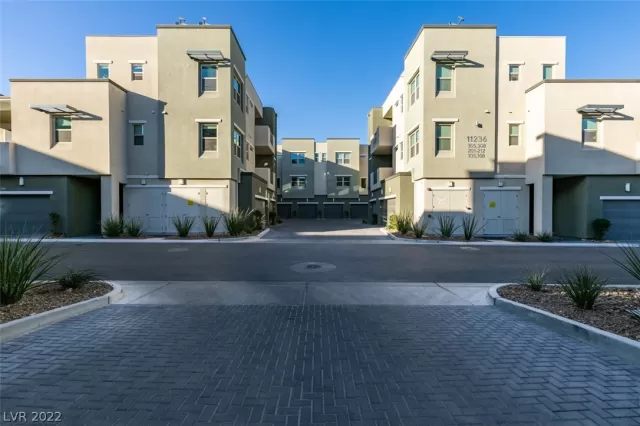 MLS: 2404679 Condo For Sale