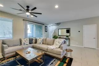 Photo #1: 2404679 Listing