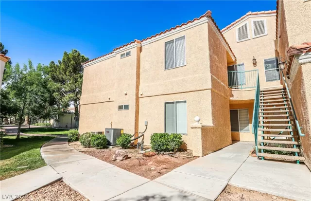 MLS: 2404682 Condo For Sale