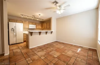 Photo #4: 2404682 Listing 