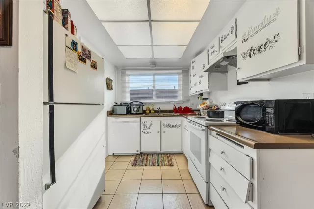 MLS: 2404693 Condo For Sale