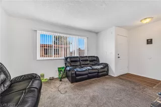 Photo #3: 2404693 Listing 