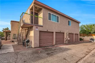 Photo #5: 2404693 Listing 