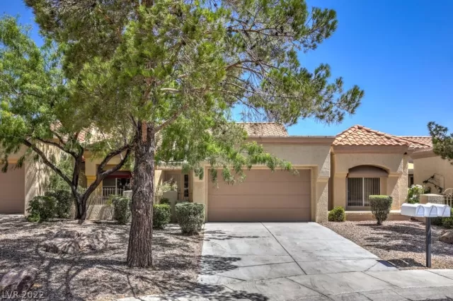 MLS: 2404697 Condo For Sale