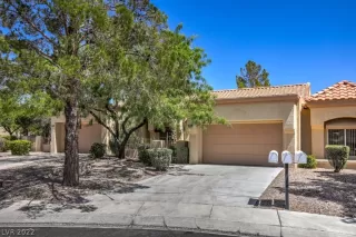 Photo #2: 2404697 Listing