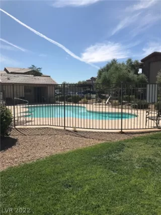 Photo #1: 2404713 Listing