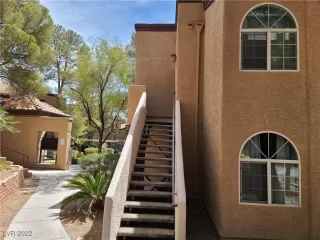 Photo #1: 2404758 Listing 