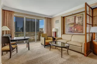 Photo #6: 2404781 Listing 