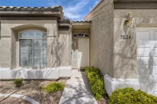 Photo #4: 2404782 Listing