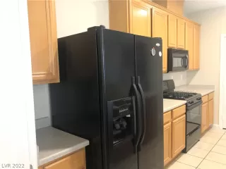 Photo #5: 2404826 Listing 